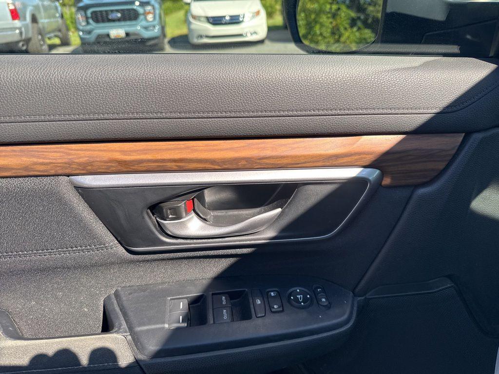 used 2022 Honda CR-V car, priced at $25,000