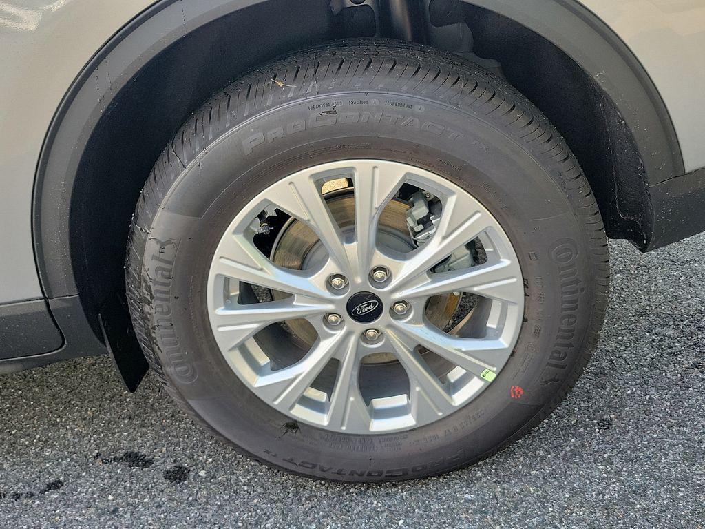new 2024 Ford Escape car, priced at $24,000