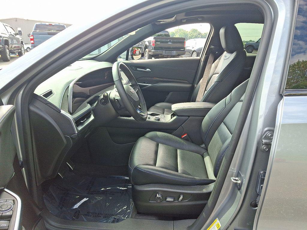 used 2024 Cadillac XT4 car, priced at $36,500