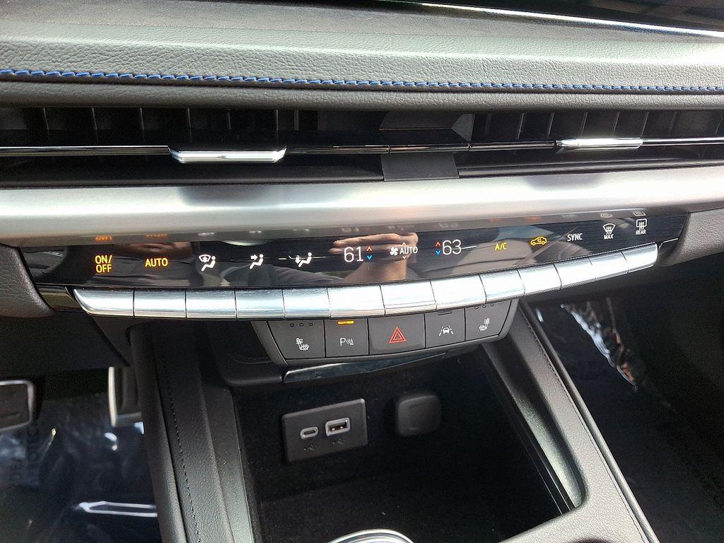 used 2024 Cadillac XT4 car, priced at $36,500