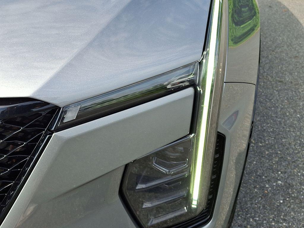 used 2024 Cadillac XT4 car, priced at $36,500