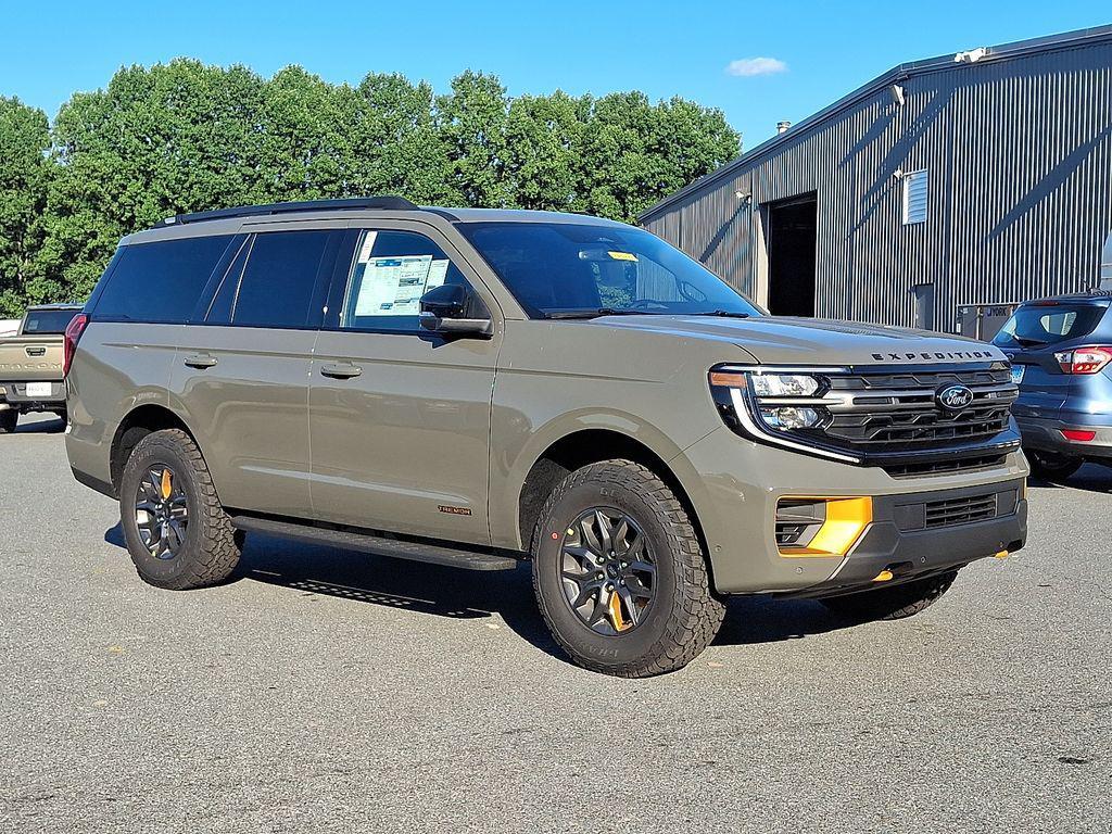 new 2025 Ford Expedition car, priced at $84,590