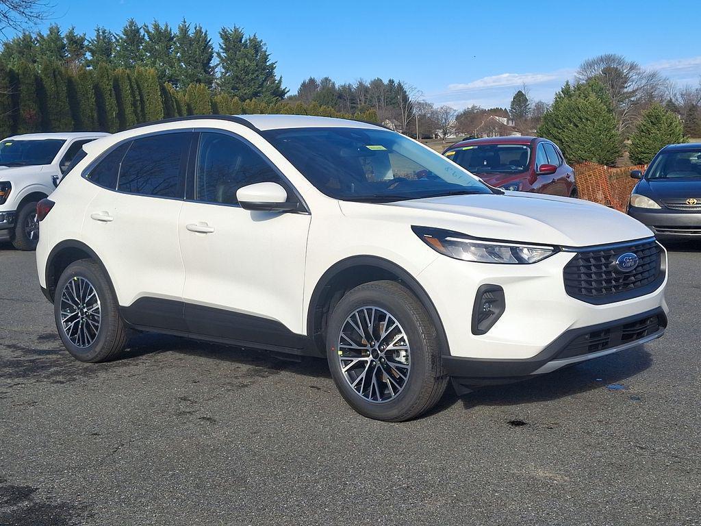 new 2025 Ford Escape PHEV car, priced at $31,500