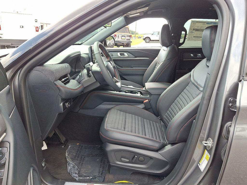 new 2025 Ford Explorer car, priced at $45,000