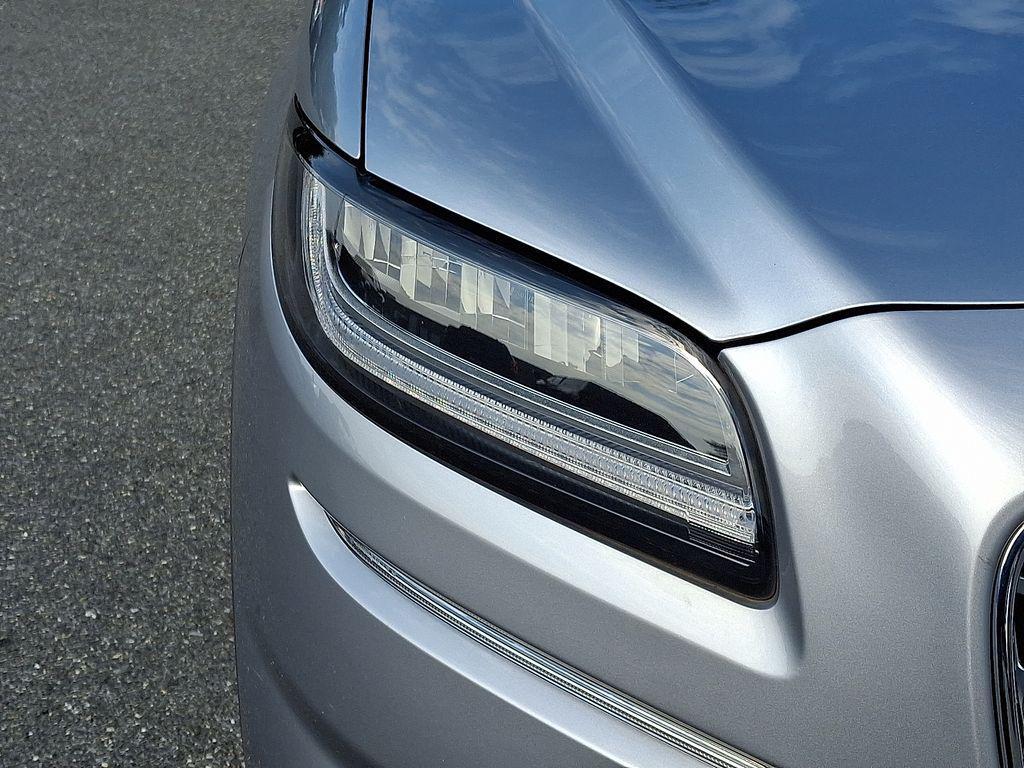 used 2022 Lincoln Nautilus car, priced at $31,500