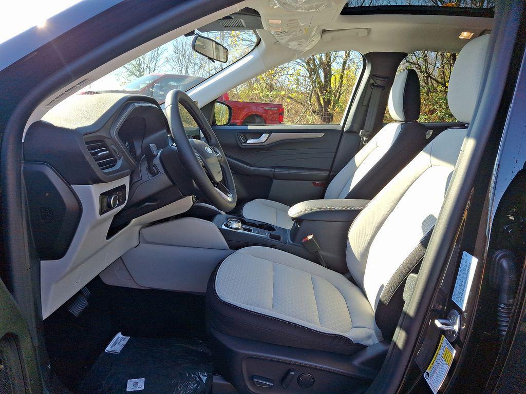 new 2025 Ford Escape car, priced at $30,700
