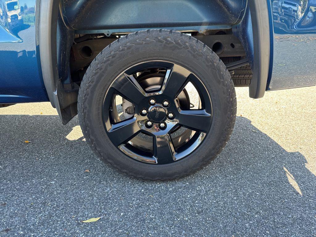 used 2019 GMC Sierra 1500 car, priced at $24,000