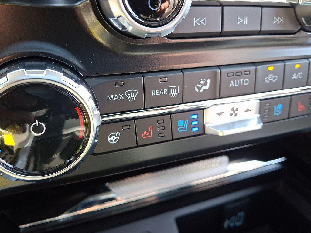 new 2025 Ford F-350 car, priced at $72,000