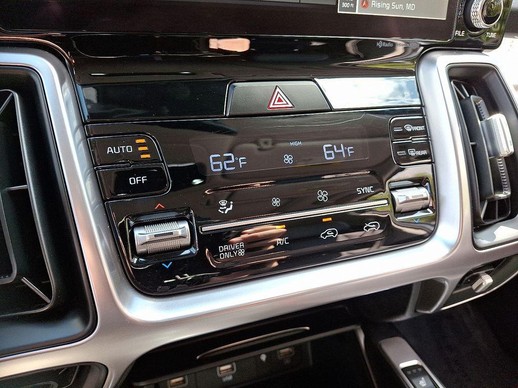 used 2022 Kia Sorento Hybrid car, priced at $25,500