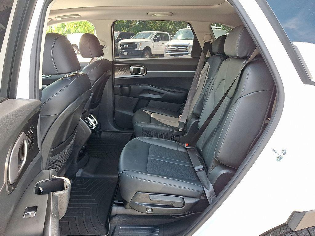 used 2022 Kia Sorento Hybrid car, priced at $25,500