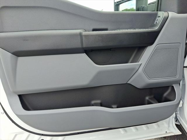 new 2025 Ford F-250 car, priced at $62,500