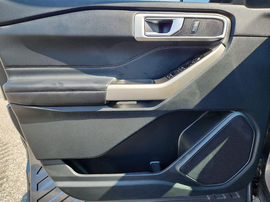 used 2023 Ford Explorer car, priced at $32,000