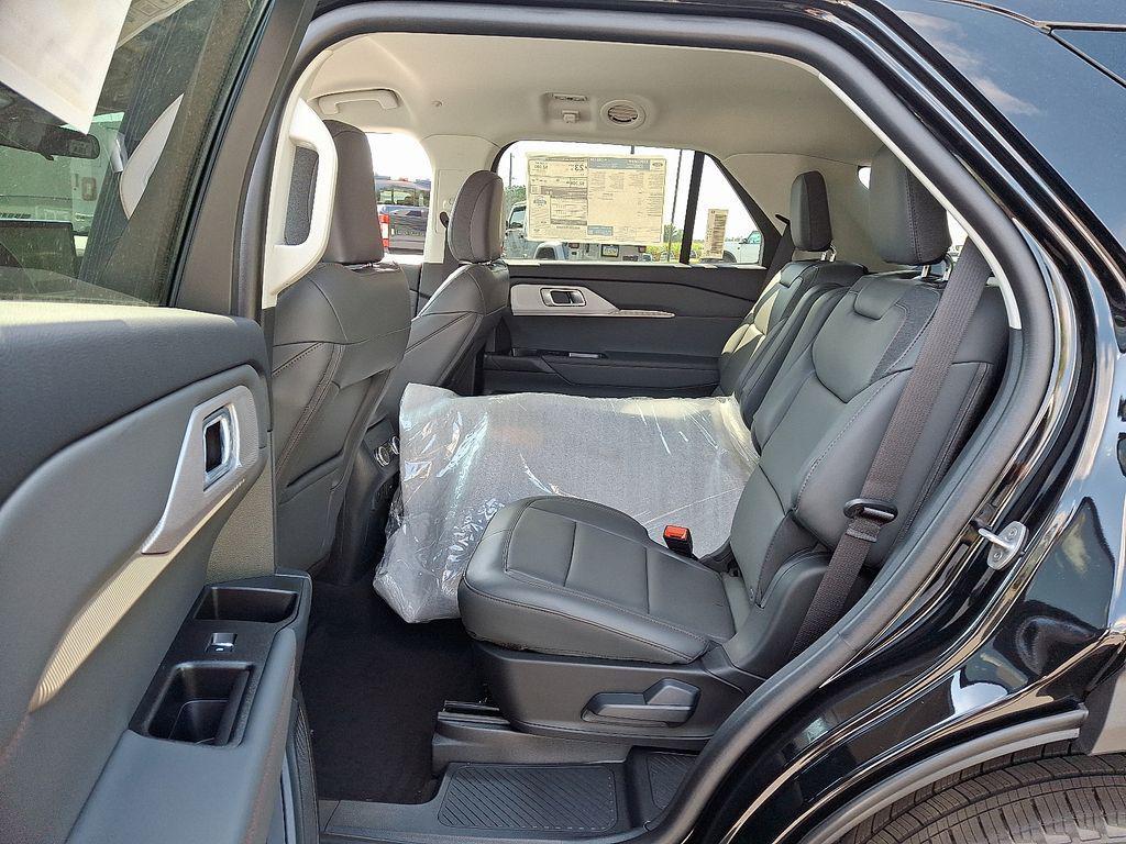 new 2025 Ford Explorer car, priced at $45,300