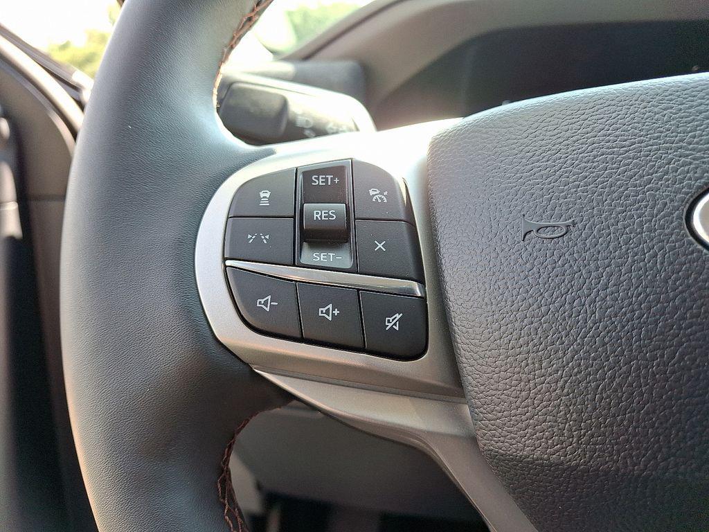 new 2025 Ford Explorer car, priced at $45,300