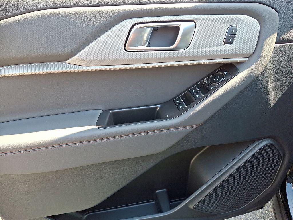 new 2025 Ford Explorer car, priced at $45,300