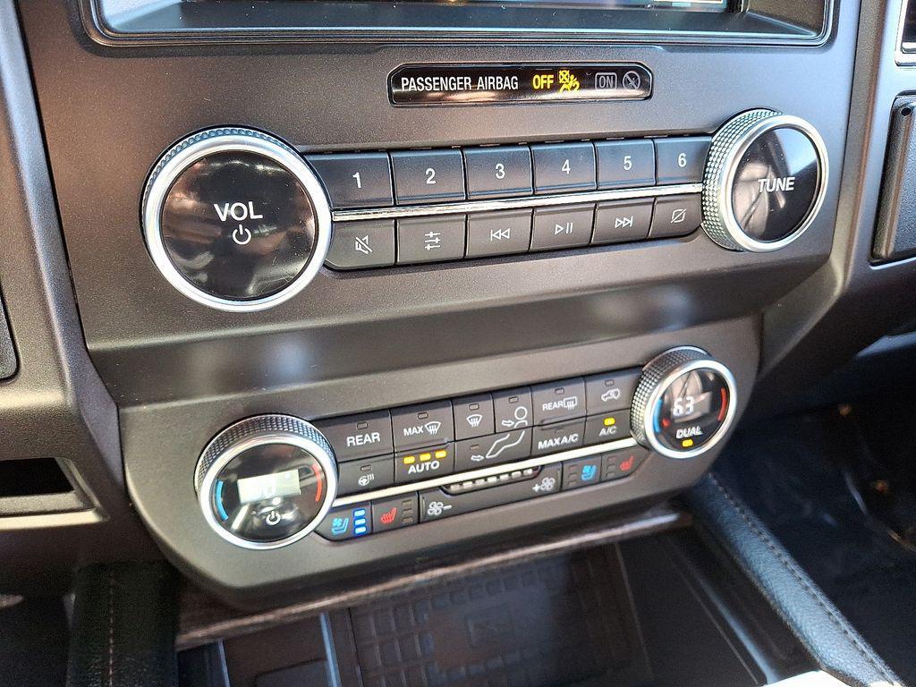 used 2021 Ford Expedition car, priced at $29,000