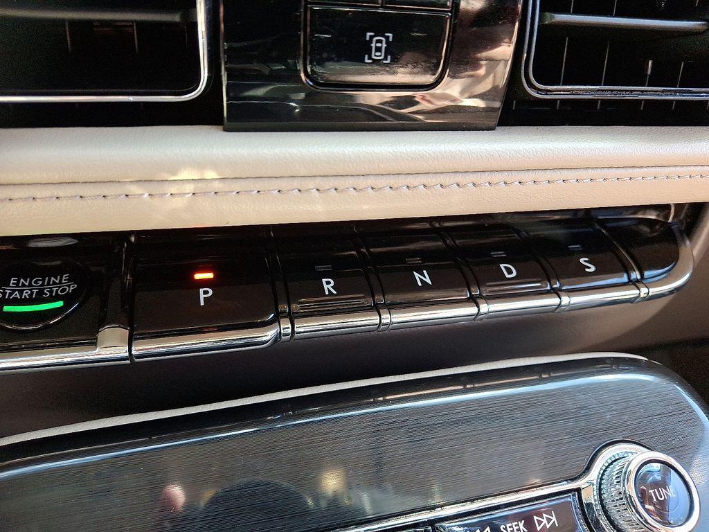 used 2022 Lincoln Nautilus car, priced at $28,000