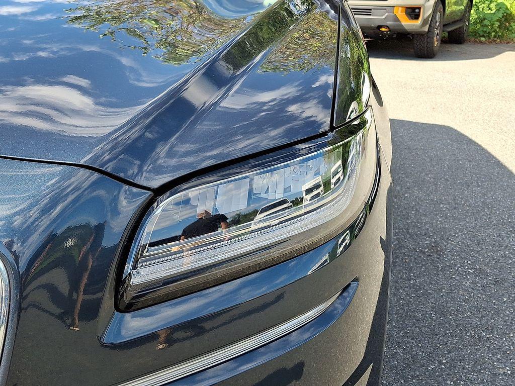 used 2022 Lincoln Nautilus car, priced at $28,000