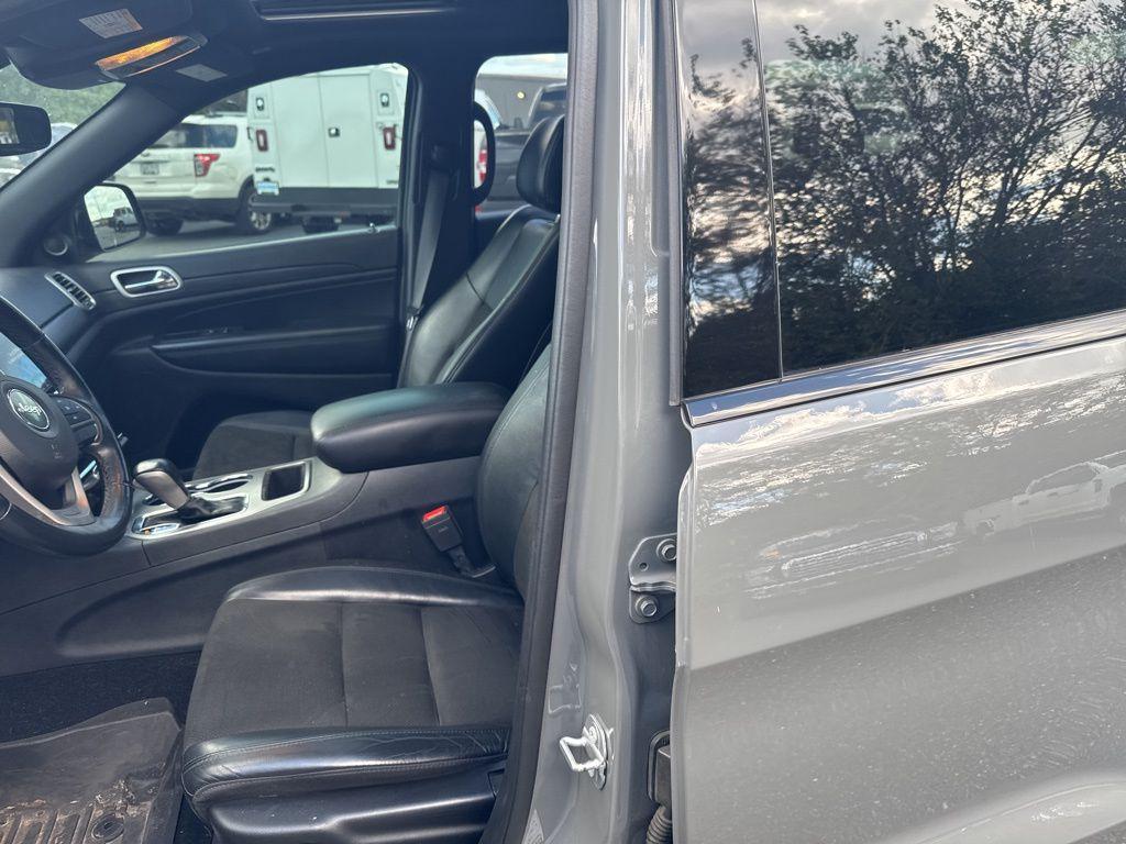 used 2020 Jeep Grand Cherokee car, priced at $21,500