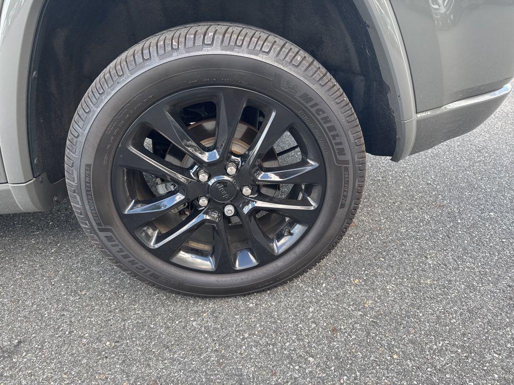 used 2020 Jeep Grand Cherokee car, priced at $21,500