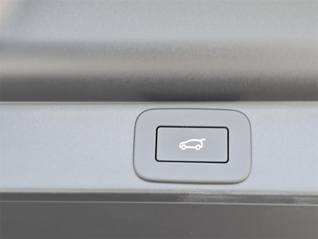 new 2025 Land Rover Range Rover car, priced at $150,205