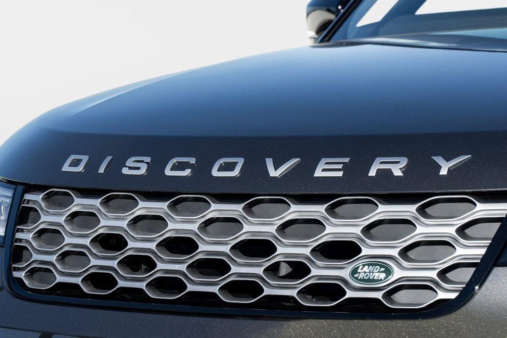 new 2025 Land Rover Discovery car, priced at $67,553