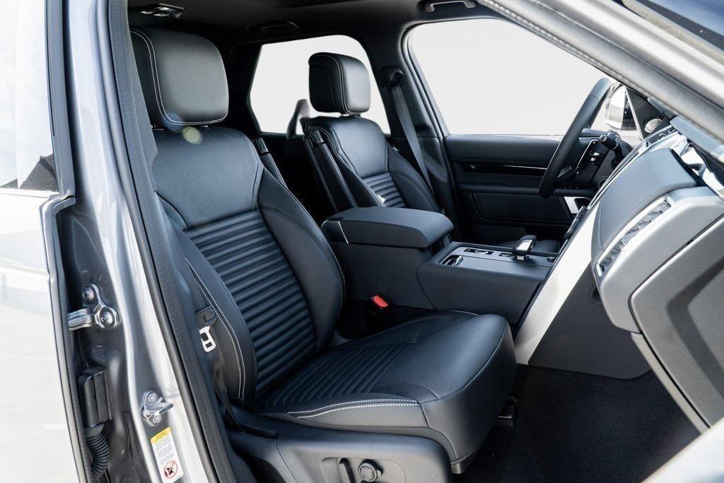 new 2025 Land Rover Discovery car, priced at $67,553