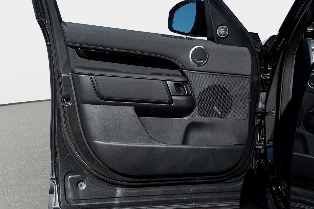 new 2025 Land Rover Discovery car, priced at $67,553