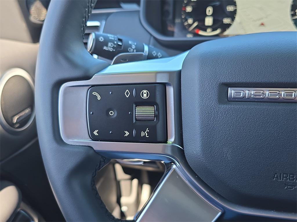 used 2025 Land Rover Discovery car, priced at $54,440