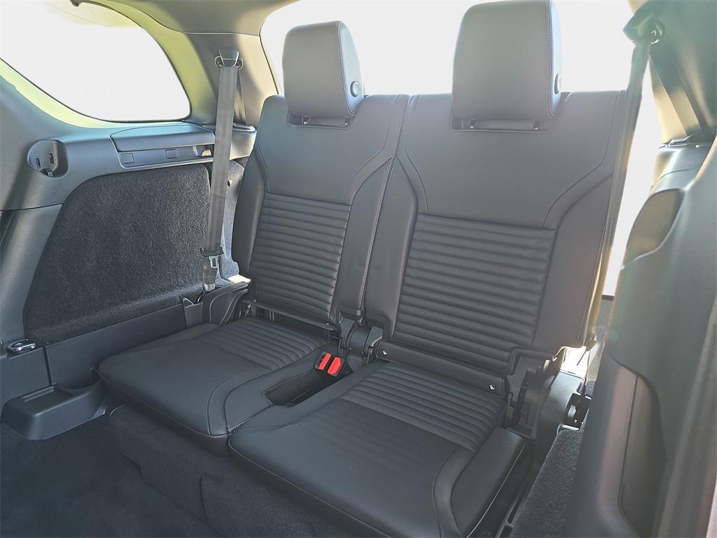 used 2025 Land Rover Discovery car, priced at $54,440