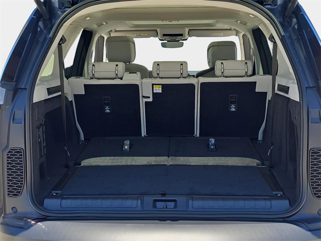 new 2025 Land Rover Discovery car, priced at $64,943