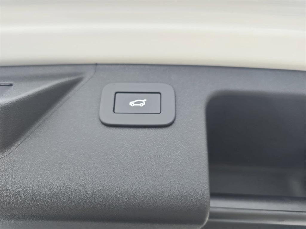 new 2025 Land Rover Discovery Sport car, priced at $51,418