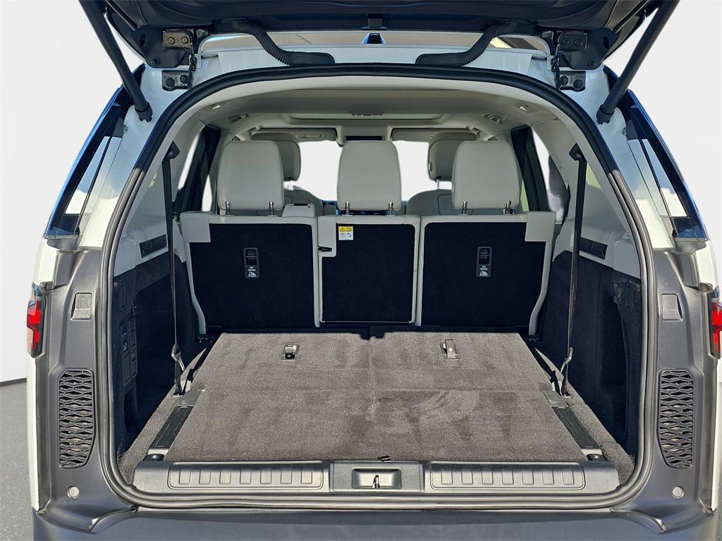used 2024 Land Rover Discovery car, priced at $40,491