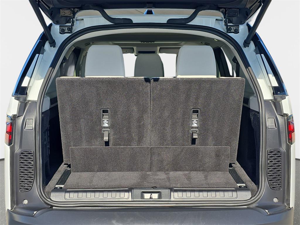used 2024 Land Rover Discovery car, priced at $40,491