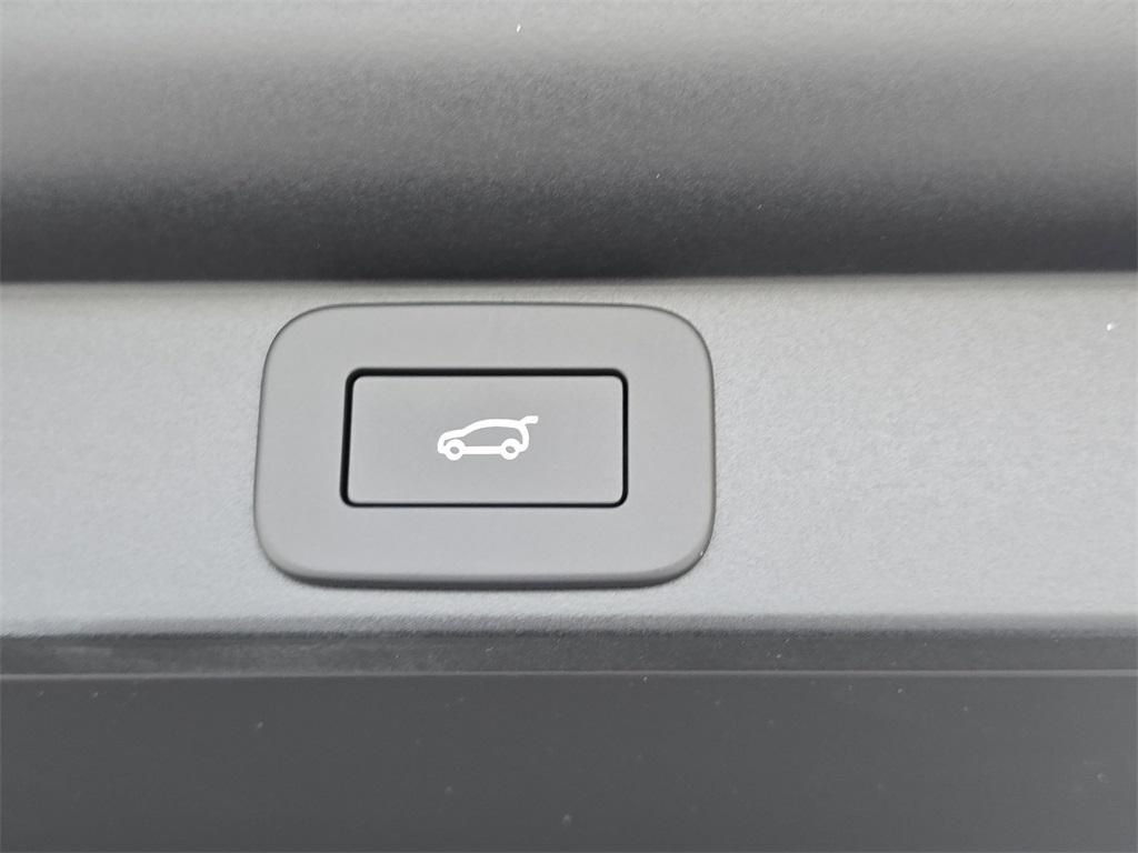 new 2025 Land Rover Range Rover car, priced at $142,905