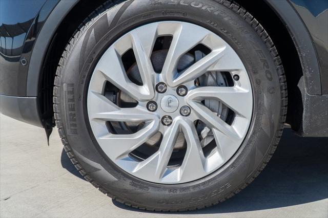 used 2023 Land Rover Discovery car, priced at $35,990