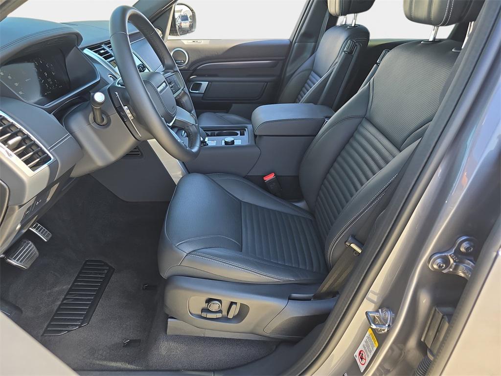 used 2025 Land Rover Discovery car, priced at $71,888