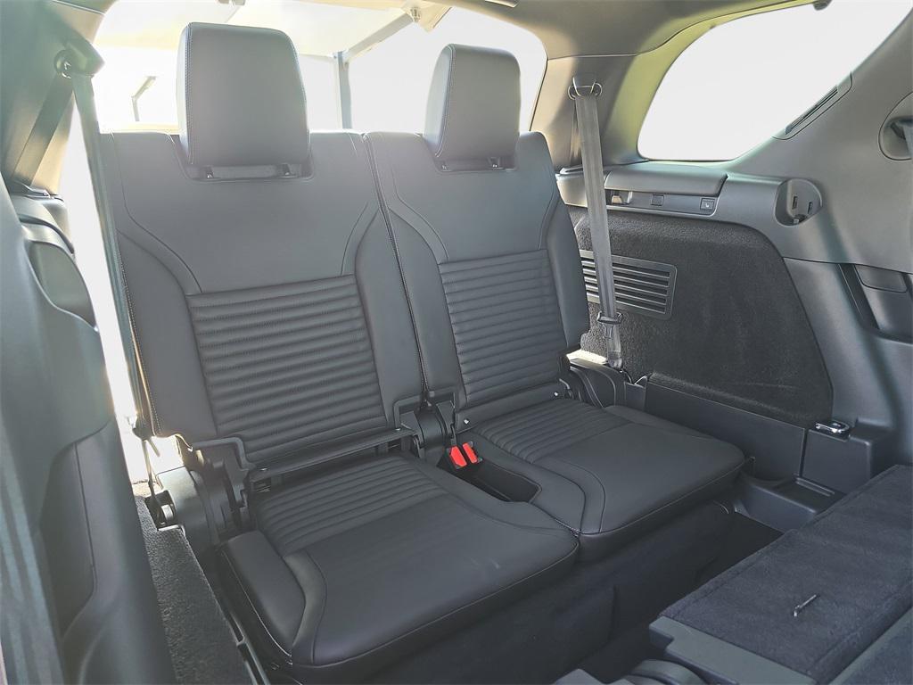used 2025 Land Rover Discovery car, priced at $71,888