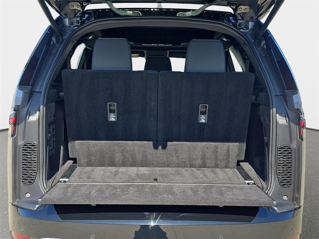 used 2025 Land Rover Discovery car, priced at $71,888