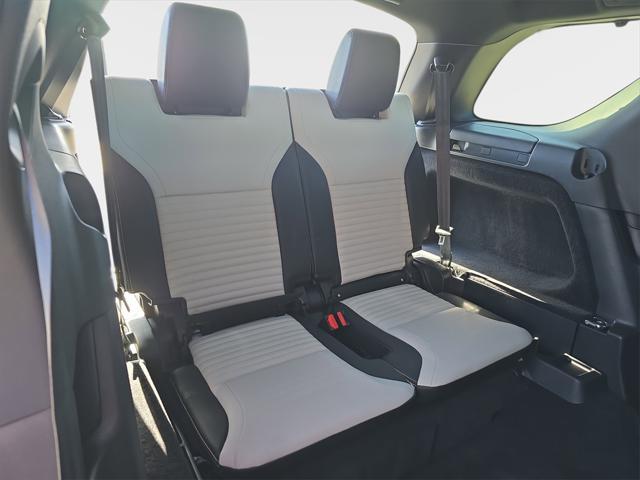 used 2023 Land Rover Discovery car, priced at $50,840