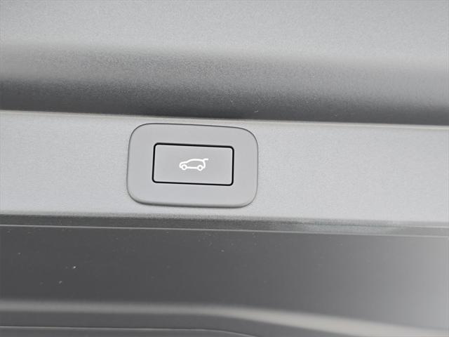 new 2025 Land Rover Range Rover car, priced at $159,100
