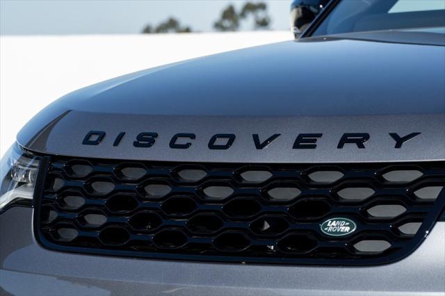 new 2025 Land Rover Discovery car, priced at $76,568