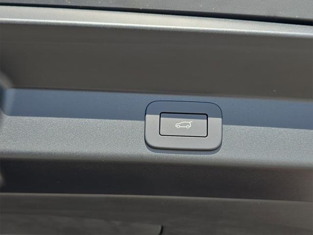 new 2025 Land Rover Range Rover Sport car, priced at $91,580