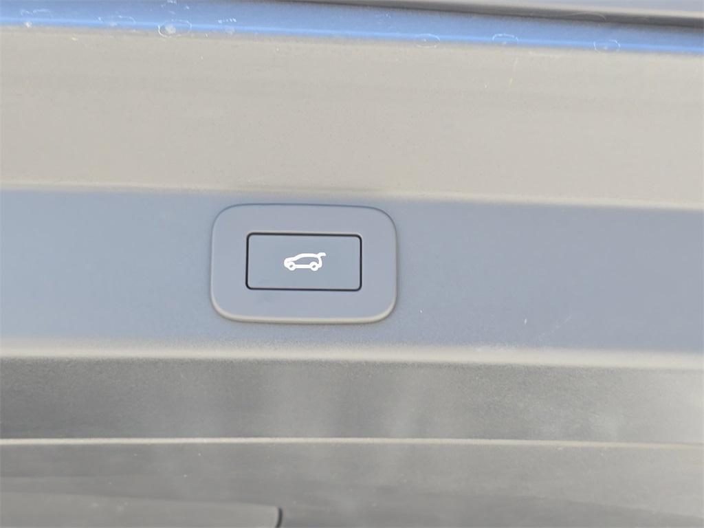 new 2025 Land Rover Range Rover Sport car, priced at $136,210