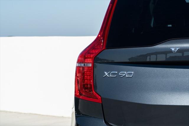 used 2021 Volvo XC90 Recharge Plug-In Hybrid car, priced at $38,490