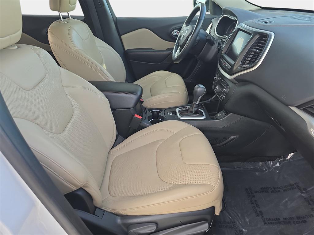 used 2015 Jeep Cherokee car, priced at $10,240