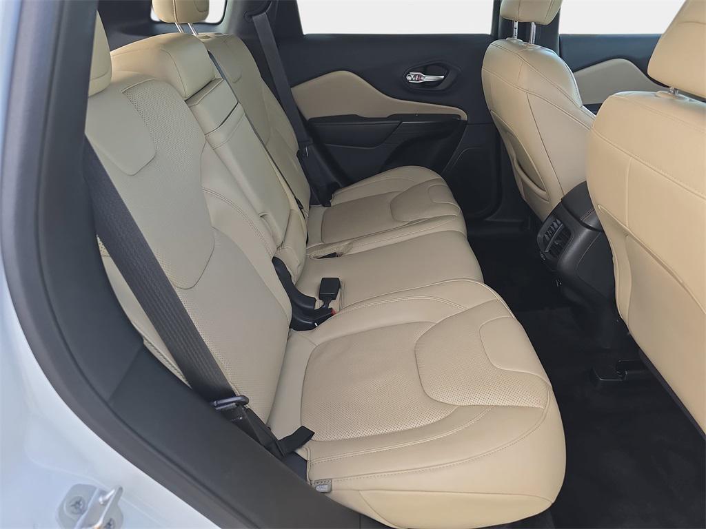 used 2015 Jeep Cherokee car, priced at $10,240