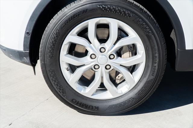 used 2019 Land Rover Discovery car, priced at $20,620