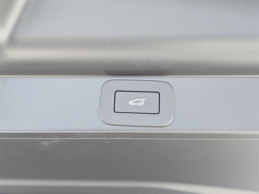 new 2025 Land Rover Range Rover car, priced at $148,455