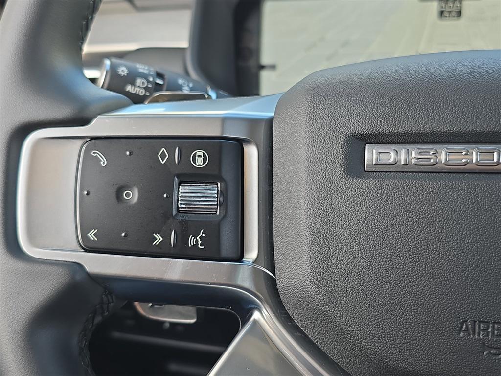 used 2025 Land Rover Discovery car, priced at $59,490